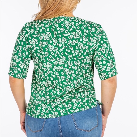 Green Plus Floral Short Sleeve Top NWT - Picture 8 of 11